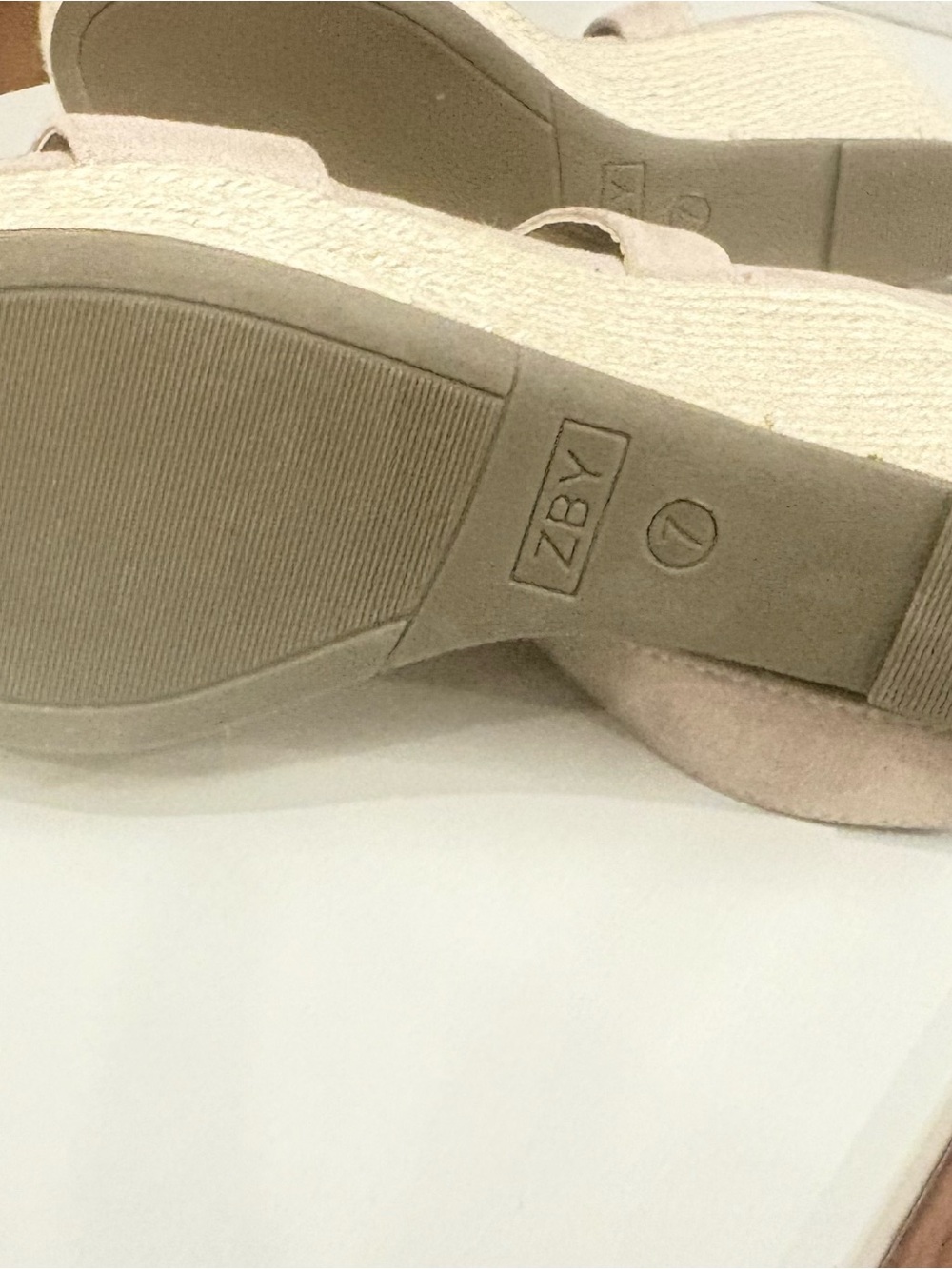 Wedge Platform Sandals 4 pairs For $40 - Picture 15 of 16